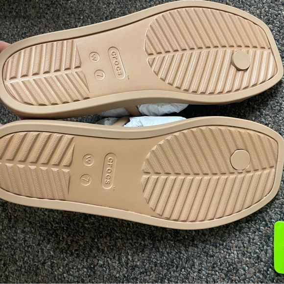 CROCS Miami Toeliop Sandals 7 NWT - Picture 3 of 4